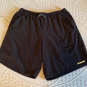 Men’s large black Patagonia shorts with liner
